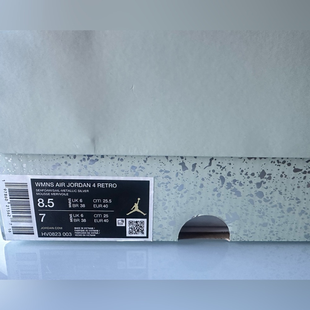 Jordan Air 4 Retro Seafoam with metallic accents - Picture 8 of 8